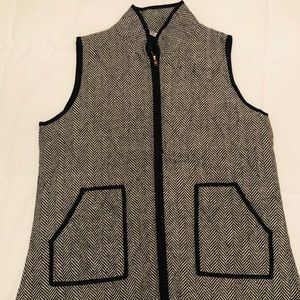 Stylish herringbone puffer vest